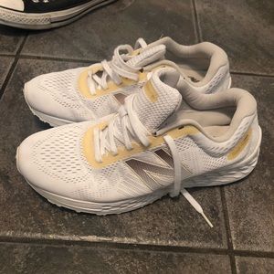 Women’s New Balance shoes size 10. Used.